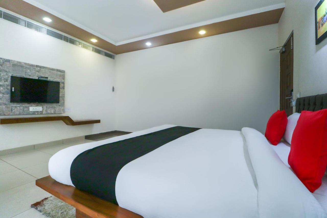 Hotel Townhouse 765 The Grace Patiāla Exterior foto