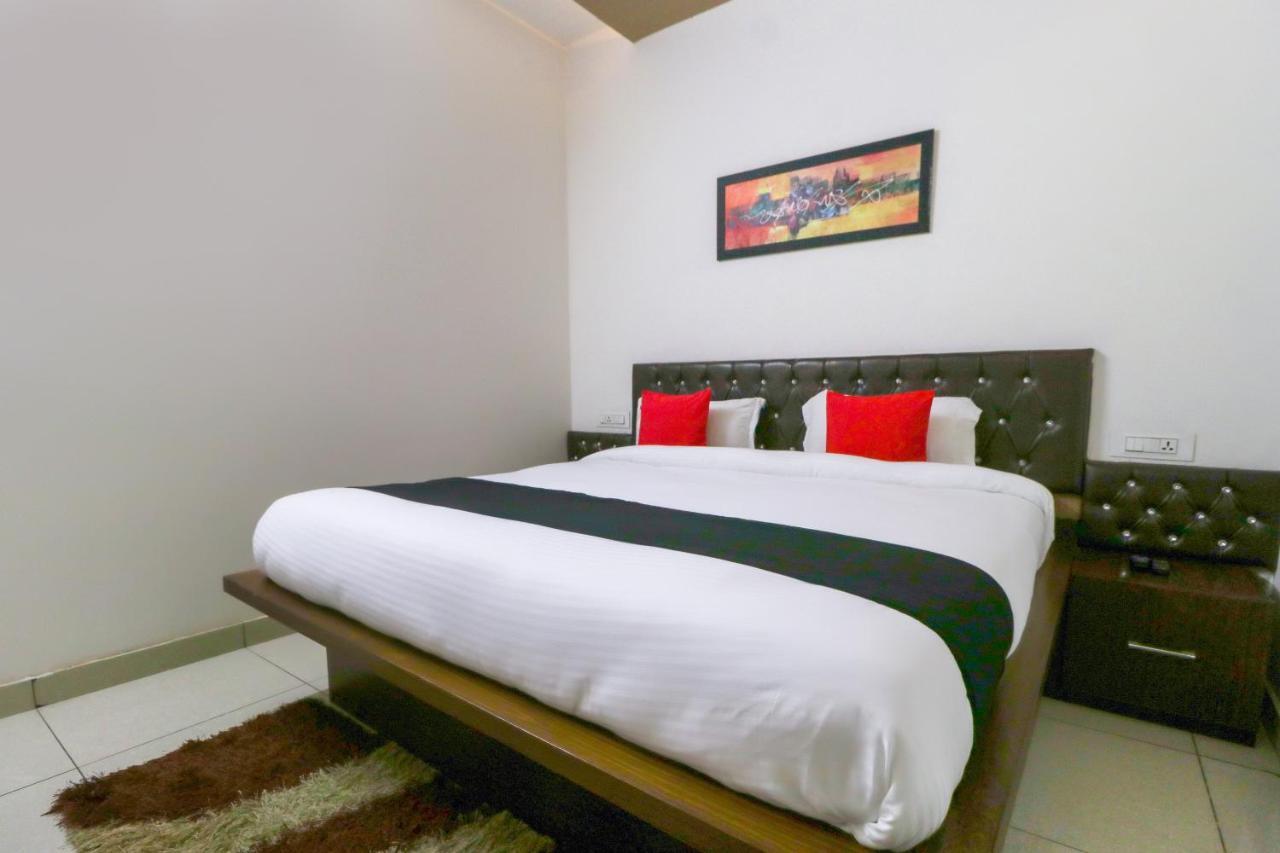 Hotel Townhouse 765 The Grace Patiāla Exterior foto