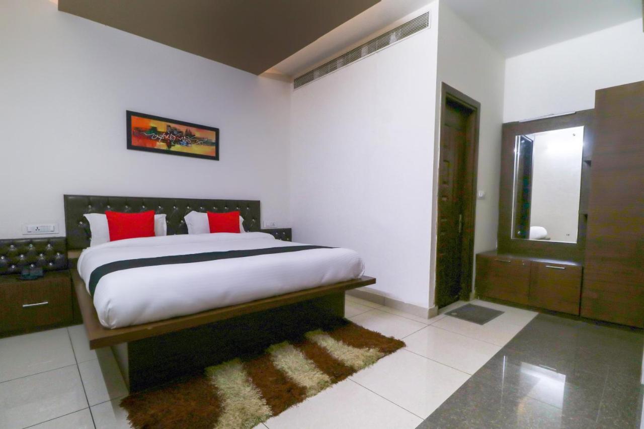 Hotel Townhouse 765 The Grace Patiāla Exterior foto